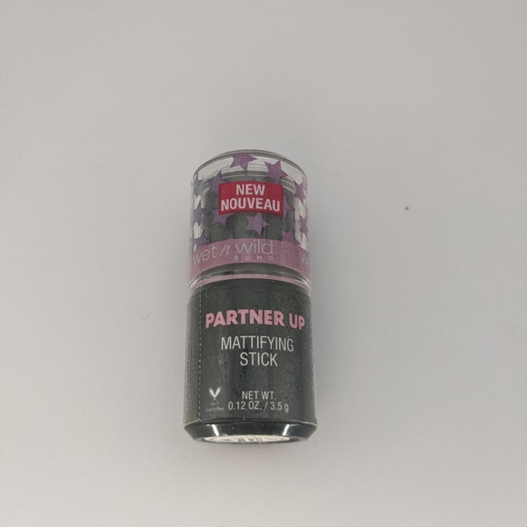 New - Wet-n-Wild Mattifying Primer Stick - Picture 2 of 3